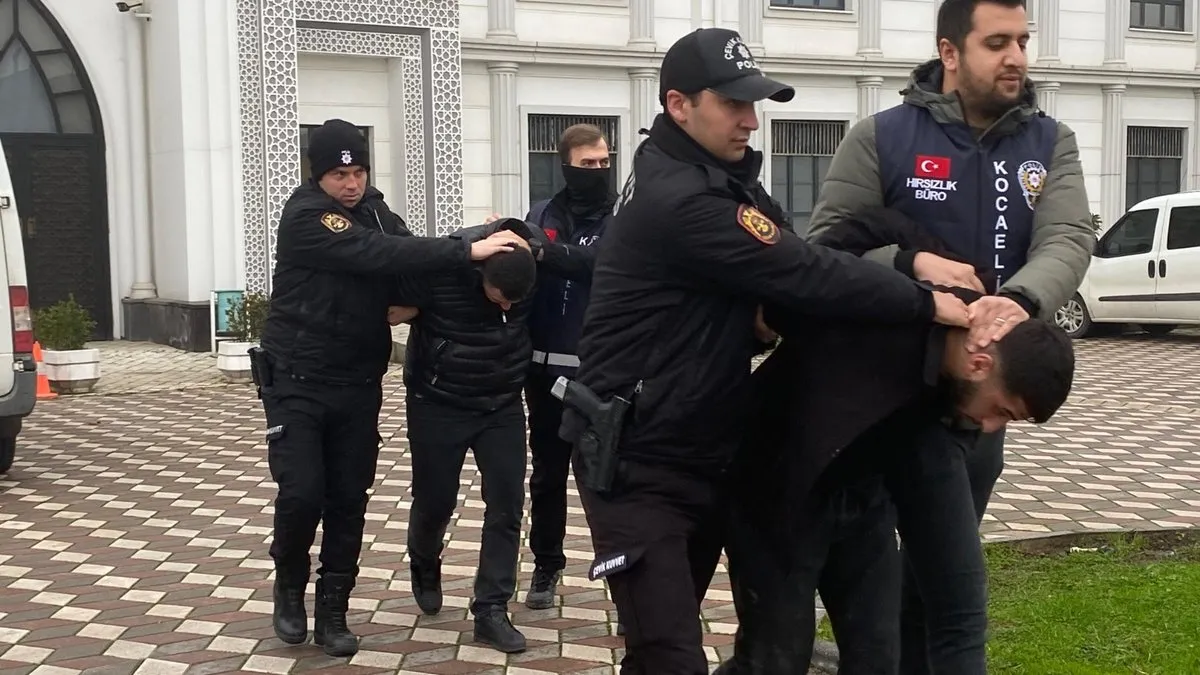 Çelik kasa soyguncuları tutuklandı!