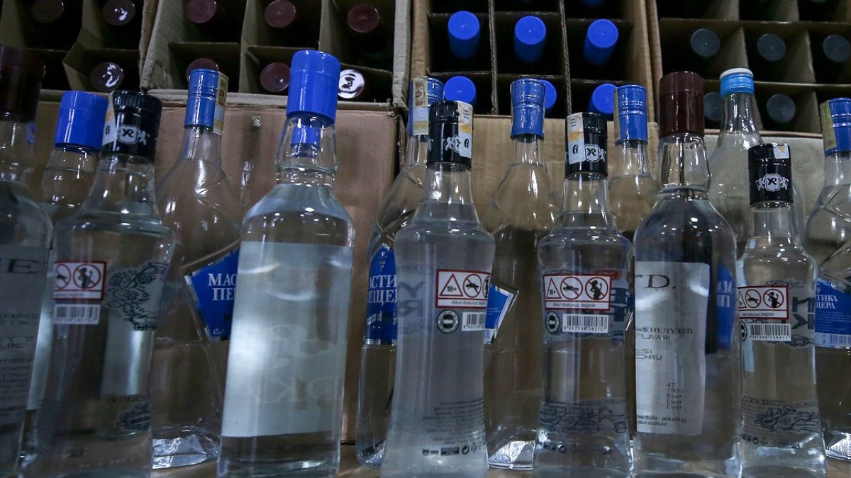Adana’da sahte içki operasyonu: 750 litre sahte içki ele geçirildi