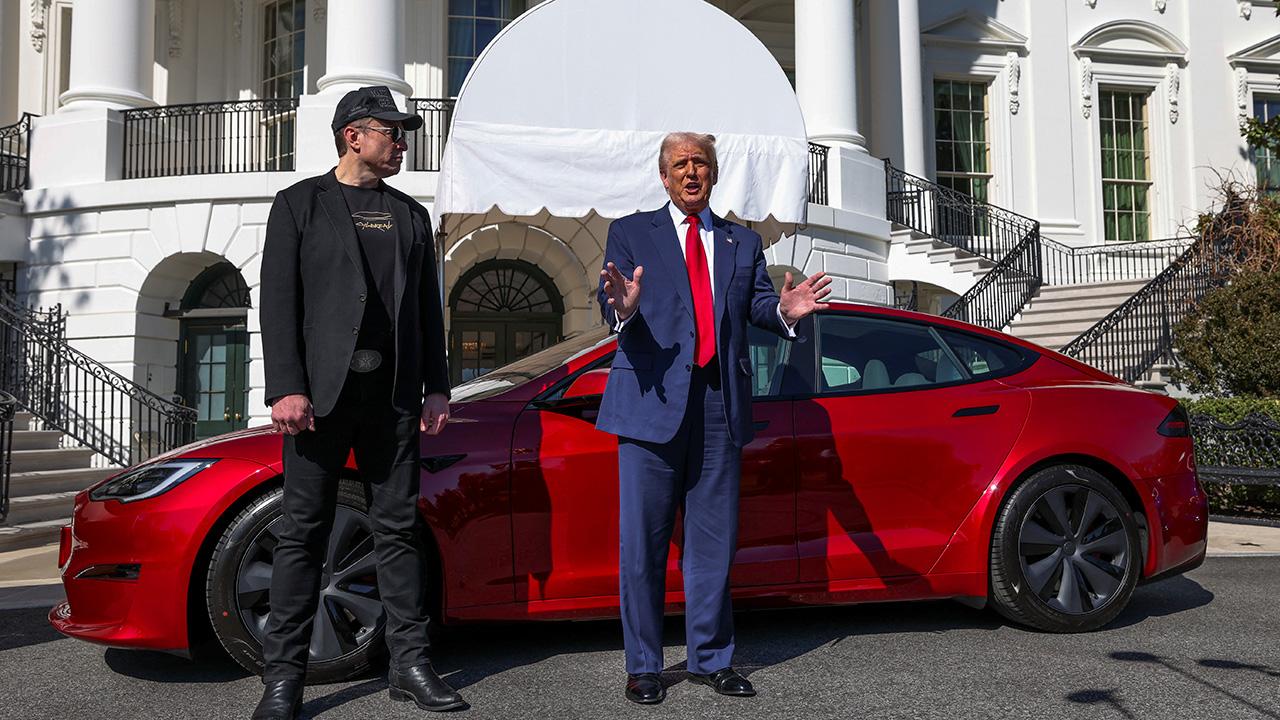 ABD Başkanı Trump’tan “Tesla saldırıları”na karışanlara 20 yıla kadar hapis cezası uyarısı