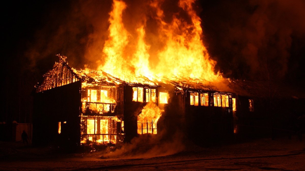 Almanya’da huzurevinde yangın: 50 yaralı