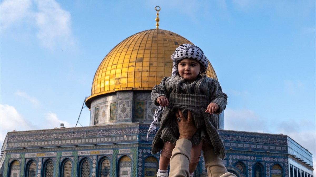 Mescid-i Aksa hatibinden, İsrail’in ihlallerine karşı İslam alemine dayanışma çağrısı